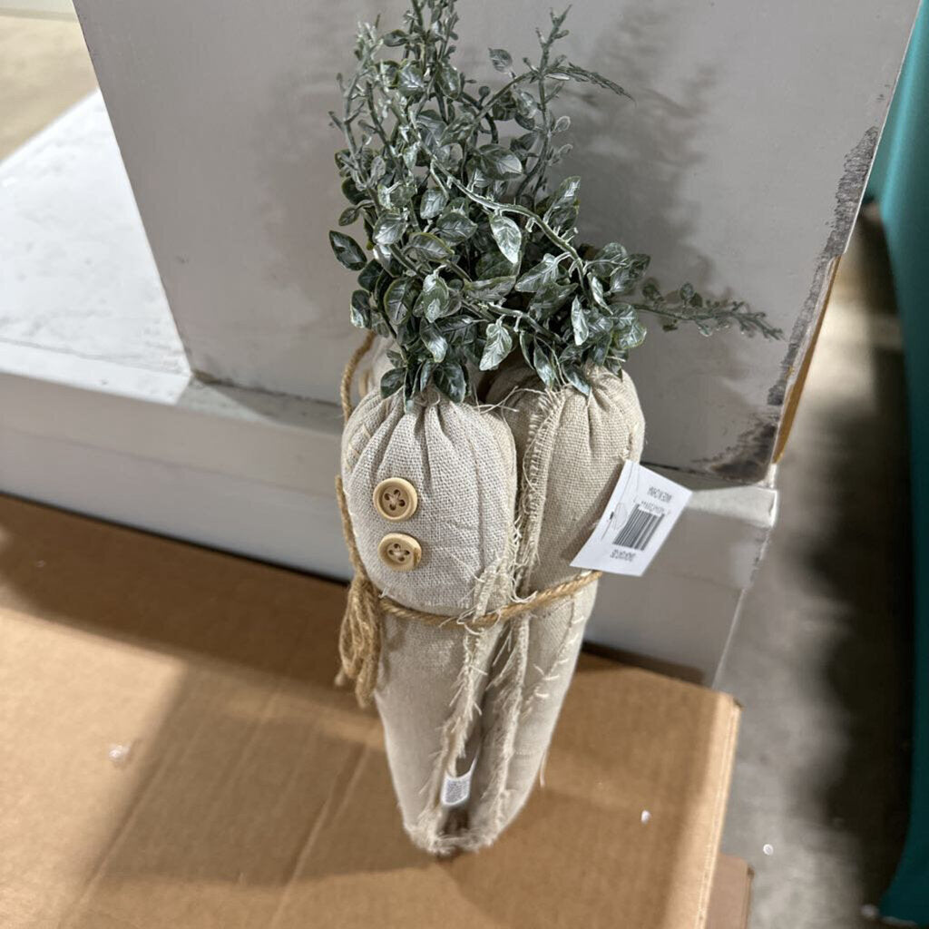 DAQ41247-3S 9" Button Carrot Bundle