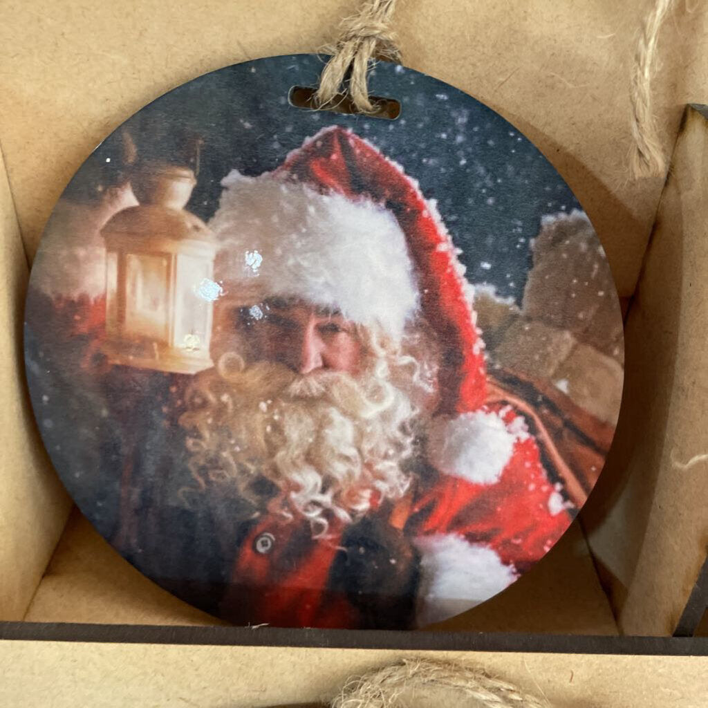 Santa lantern bu