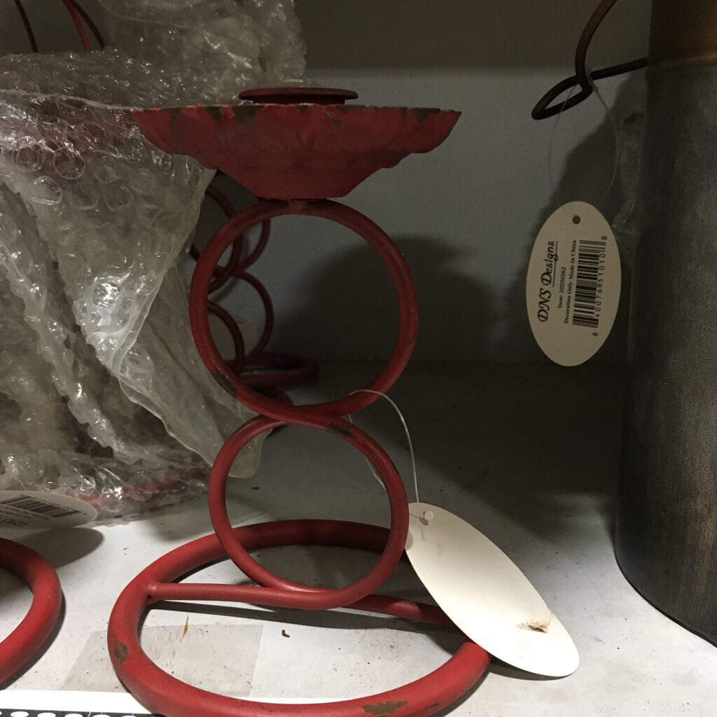 21DN042R Red Distressed Tower Taper Holder