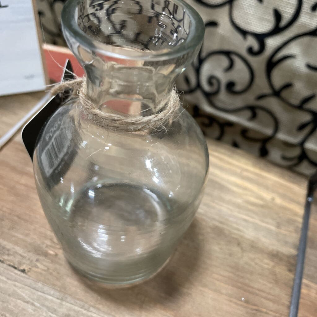 PDGO-07 5" CLEAR BUD VASE 657