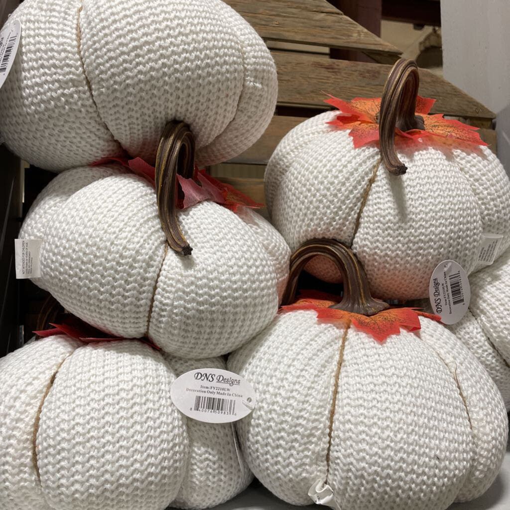 FY2210LW WHITE KNIT PUMPKIN - LARGE