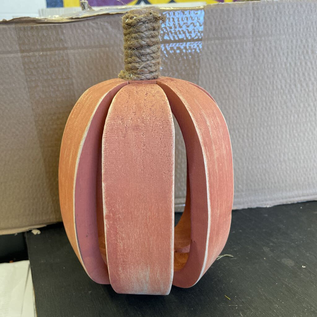 WFF38158 10" Orange Wood Rib Pumpkin