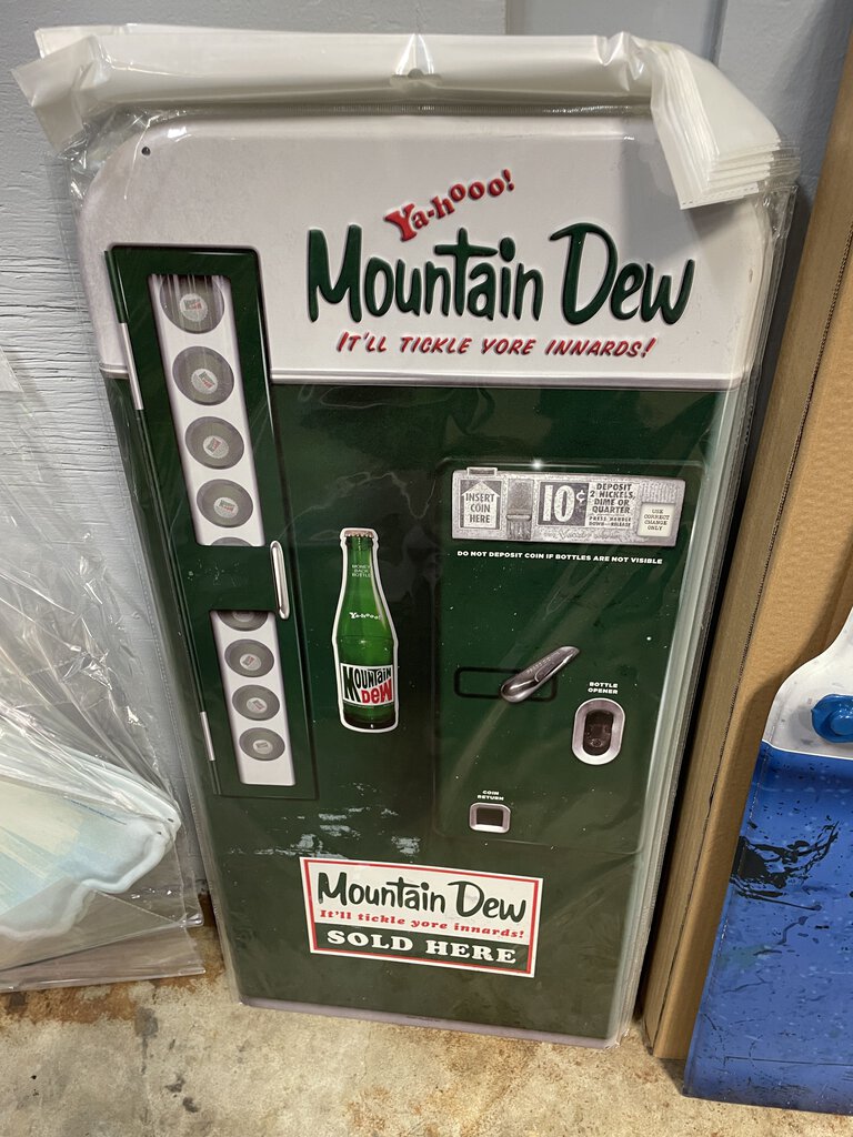 SIGN-MOUNTAIN DEW-COLA MACHINE 14"X30" DIE CUT 36052