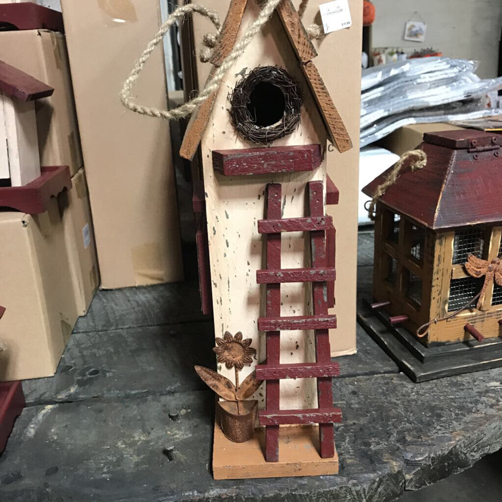 HT121017 CR 17" LADDER BIRDHOUSE tic