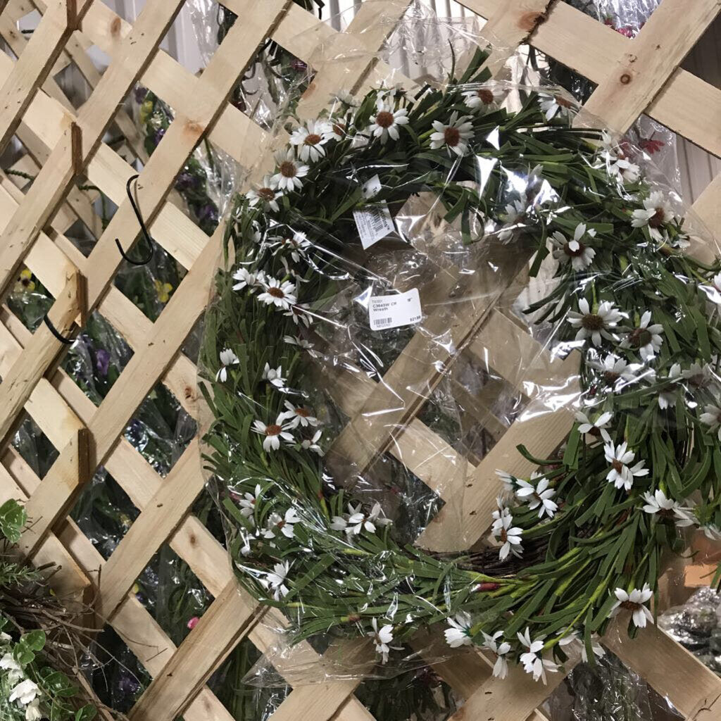 C3643W CR 18" Wreath