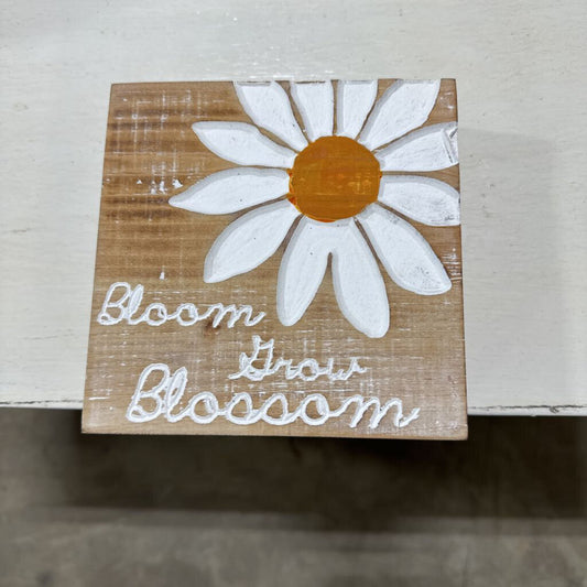 WAF24674 Bloom Grow Blossom Block