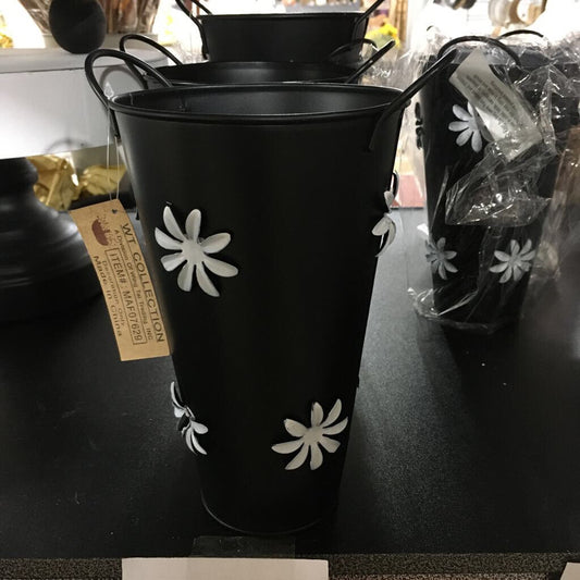 MAF07629 Black & White Daisy Bucket