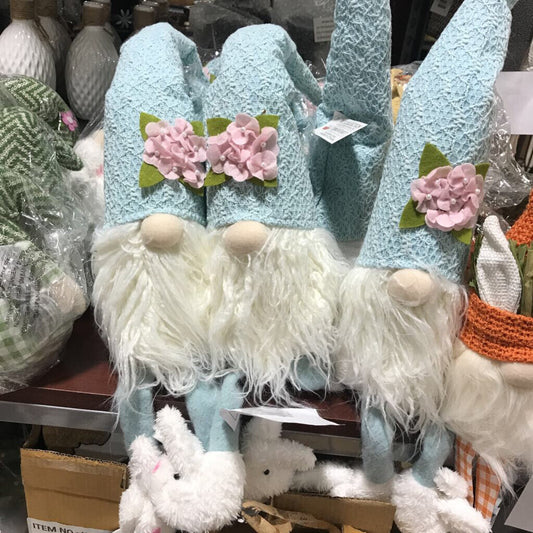 DAF24917 Bunny Shoe Gnome