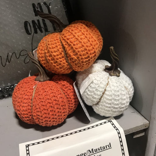 FY2210S3 WHITE/ORANGE/MUSTARD KNIT PUMPKINS (SET OF 3)