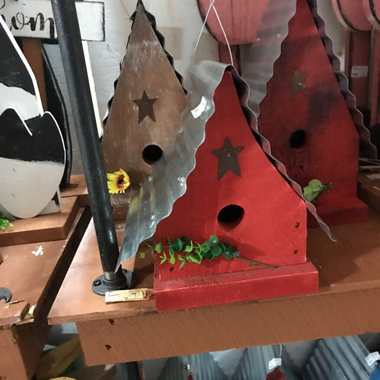 A frame bird house wc